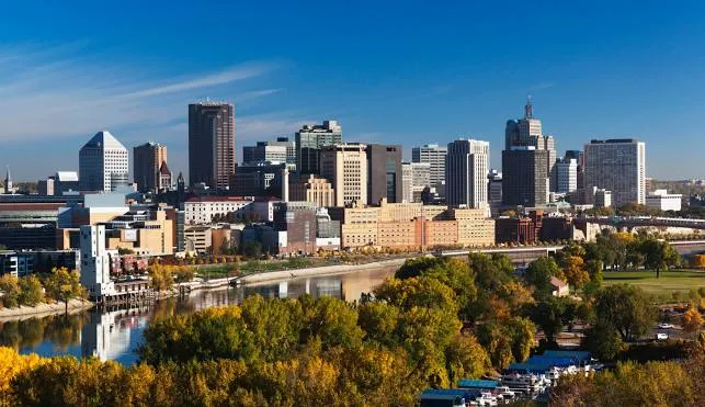 Hotels with hot tubs in Minnesota